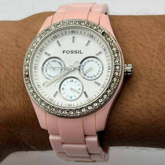 Pink Fossil Watch - Picture 1 of 4